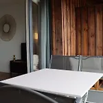 Les Chaleureux Avec Terrasse Cosy Apartment *